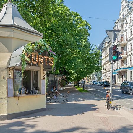 Prestigious Former Library Apartment - Perfect Location Riga Buitenkant foto